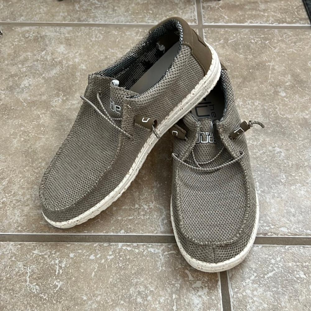 New without tags or box. Never worn